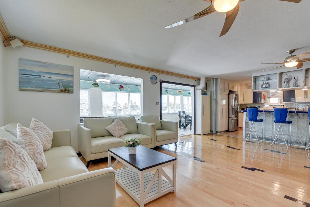 Waterfront Galveston Bay Retreat - 4 Mi To Beach! エクステリア 写真